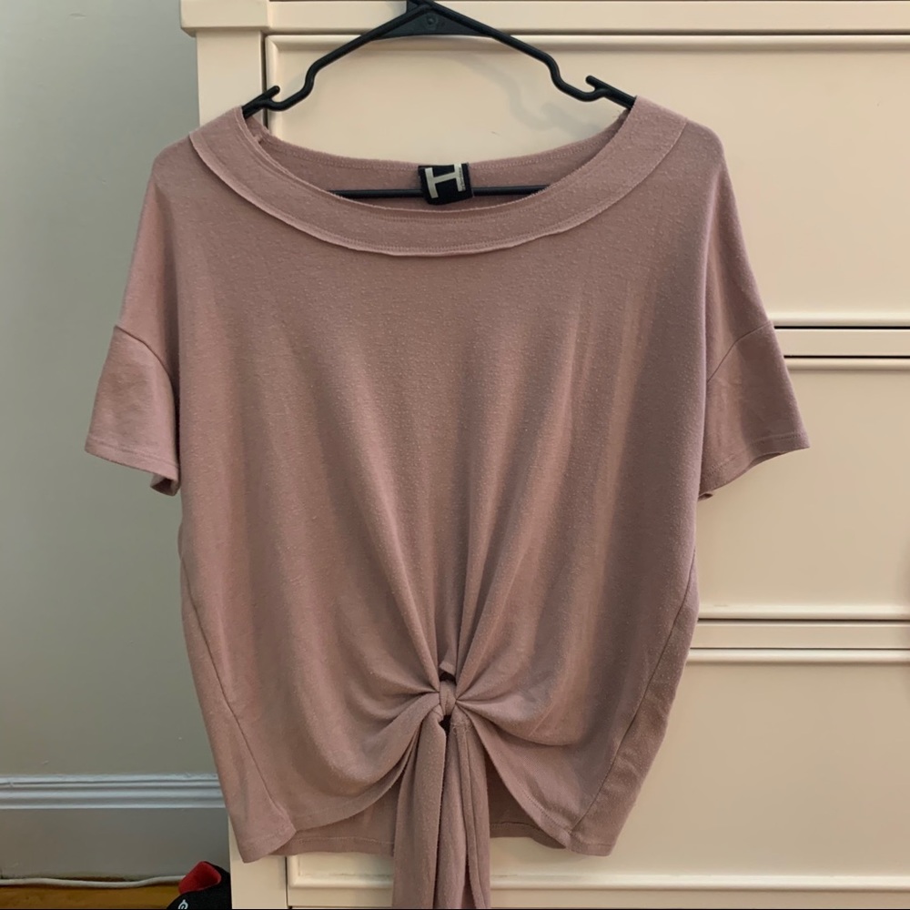 pink top